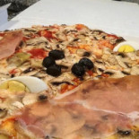 Pizza House food