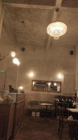 Piccola Osteria Coppelle Parioli inside