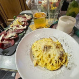 Mimi E Coco Trast Comida