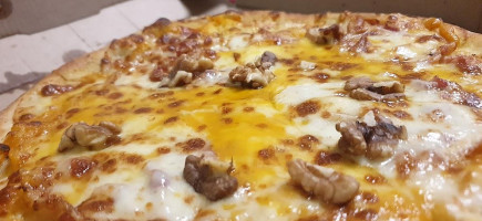 Domino's Pizza food