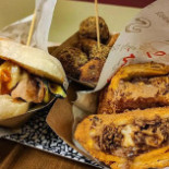 Pane Vino E Baghino food