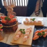 Coreano E Sushi Muzi Nourriture