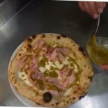 Fatte Na Pizza food
