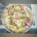 Fatte Na Pizza food
