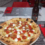 Fatte Na Pizza food