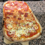 51b Due Torri. Pizzeria Dal 1980 food