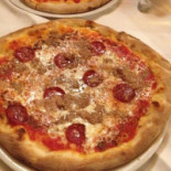 51b Due Torri. Pizzeria Dal 1980 food