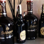 51b Due Torri. Pizzeria Dal 1980 drink