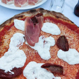 51b Due Torri. Pizzeria Dal 1980 food