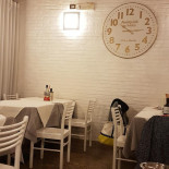 51b Due Torri. Pizzeria Dal 1980 inside