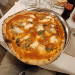 51b Due Torri. Pizzeria Dal 1980 food
