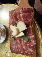 La Cisterna food