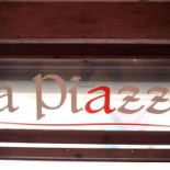 La Piazza Logo