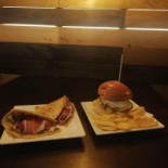 Maco's Pub Dentro