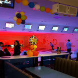 Royal Bowling Dentro