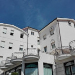 Fini Exterior