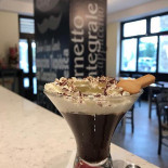 Cafè Chapeau drink