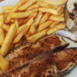 Cafè Chapeau food