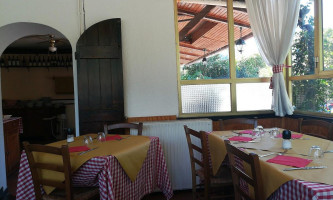 Osteria Bousan inside