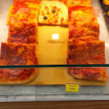 Via Caracciolo Nourriture
