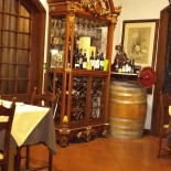 Al Pertegà À l'intérieur