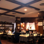 Al Pertegà À l'intérieur