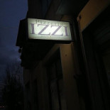 Izzi Extérieur