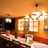 Double Malt Brewery Pub Dentro
