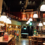 Double Malt Brewery Pub Dentro
