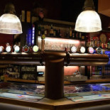 Double Malt Brewery Pub Dentro
