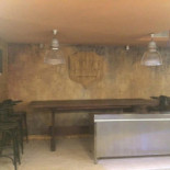 Double Malt Brewery Pub Dentro