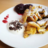 Helmrestaurant Food