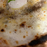 L'angolo Pizza E Altro Nourriture