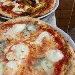 L'angolo Pizza E Altro Nourriture
