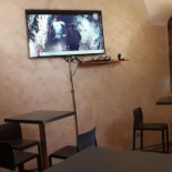 The Gallery Dentro