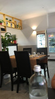 Sushi Ya inside