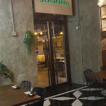 Temakinho Trieste À l'intérieur