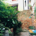 Burici Exterior