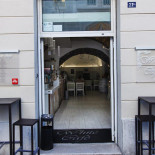White Cafe Extérieur