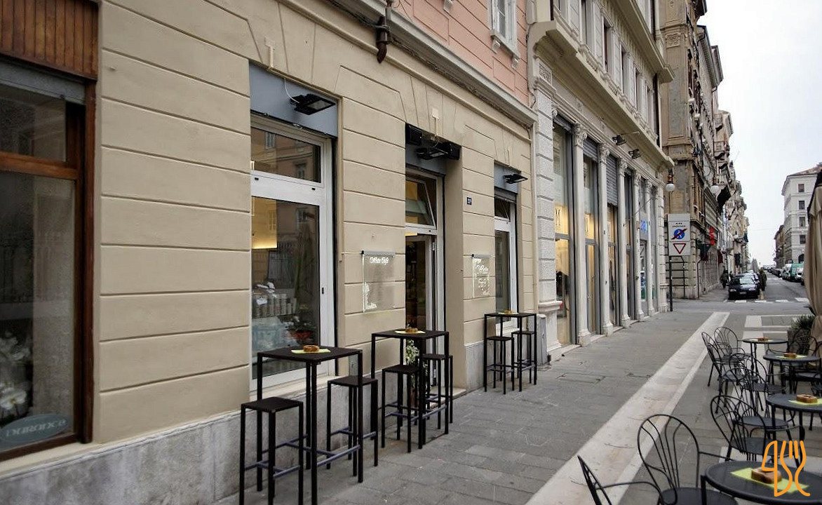 White Cafe Extérieur