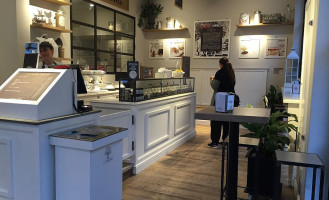 Gelateria La Romana inside