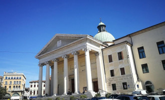 Gelateria La Romana outside