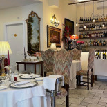 Trattoria Pizzeria Da Mari À l'intérieur