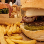 Io Eat&greet Nourriture