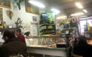Girarrosto Pizzeria Regina inside