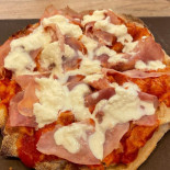 Pizzeria Mio food