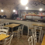 Pub Well Done Dentro