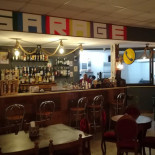 Expresso Garage Braceria Pizzeria À l'intérieur
