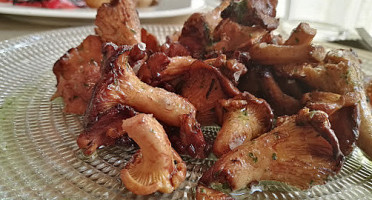 Salotto Miravalle food