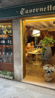 Tavernetta San Maurizio inside